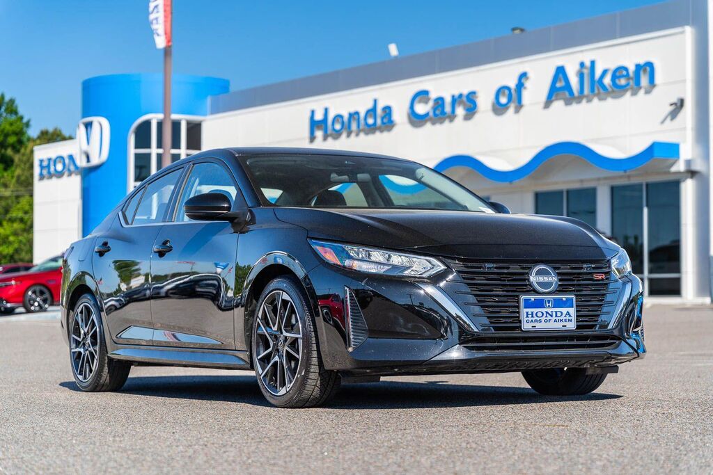 2025 Nissan Sentra SR — photo 1 of 13
