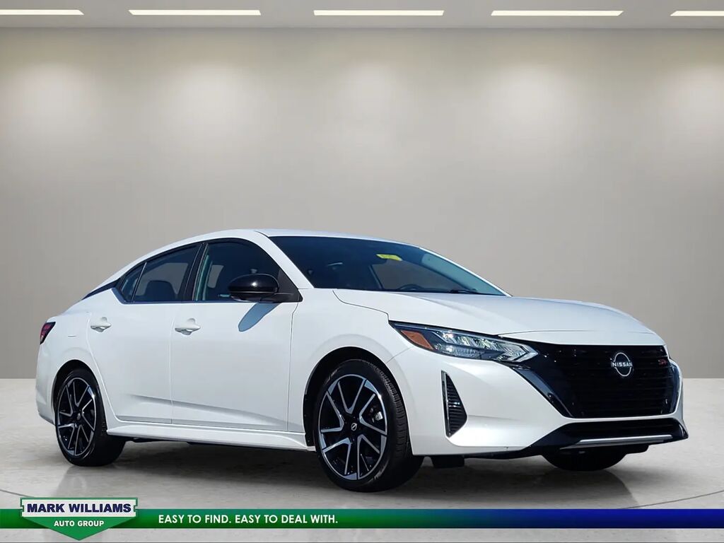 2024 Nissan Sentra SR — photo 1 of 12