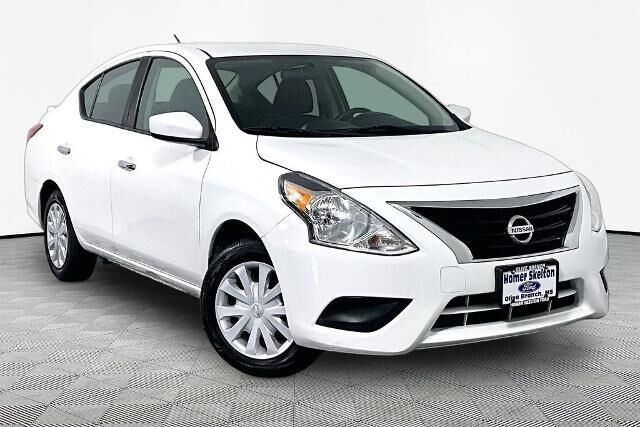 2019 Nissan Versa S — photo 1 of 1