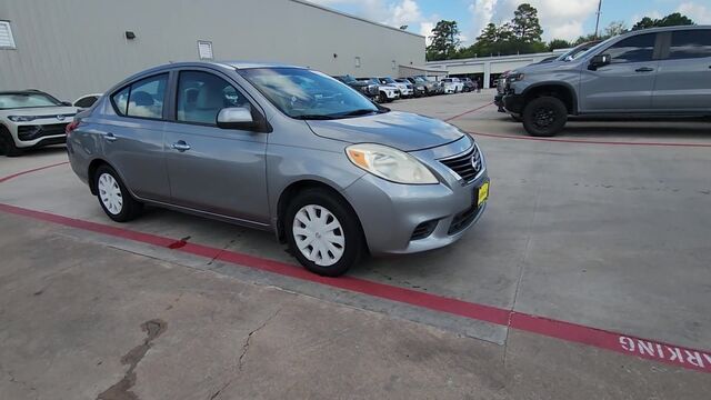 2014 Nissan Versa 1.6 SV