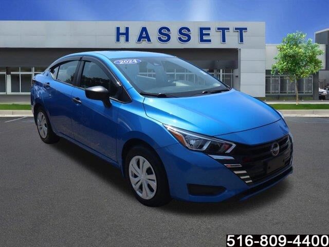 2024 Nissan Versa S — photo 1 of 13