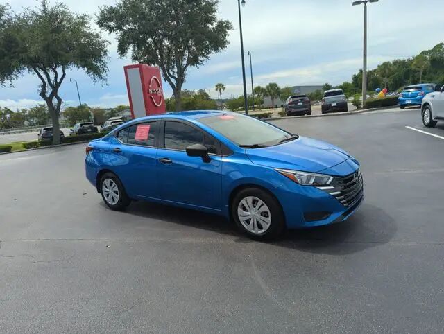 2024 Nissan Versa S — photo 1 of 12
