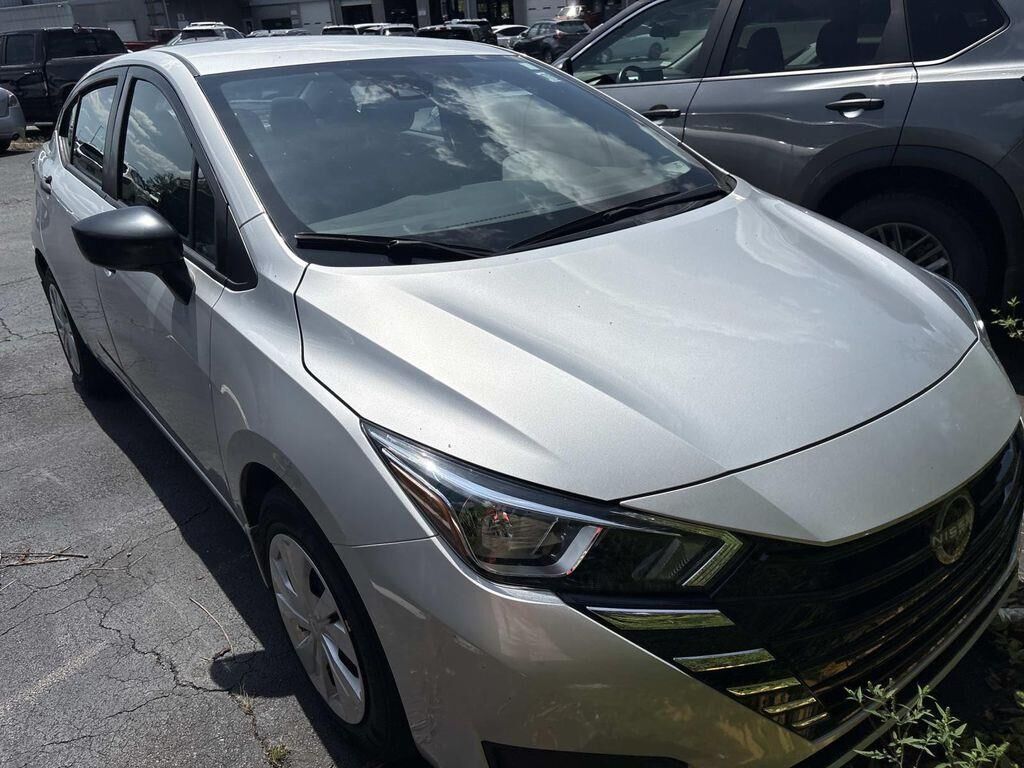 2024 Nissan Versa S — photo 1 of 6