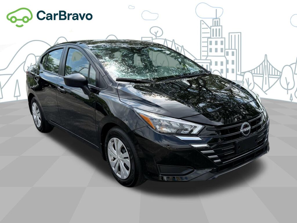 2025 Nissan Versa 1.6 S — photo 1 of 7
