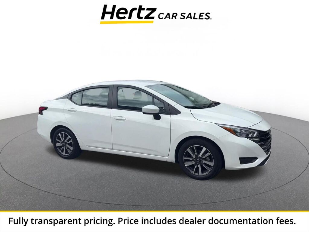 2025 Nissan Versa SV — photo 1 of 13