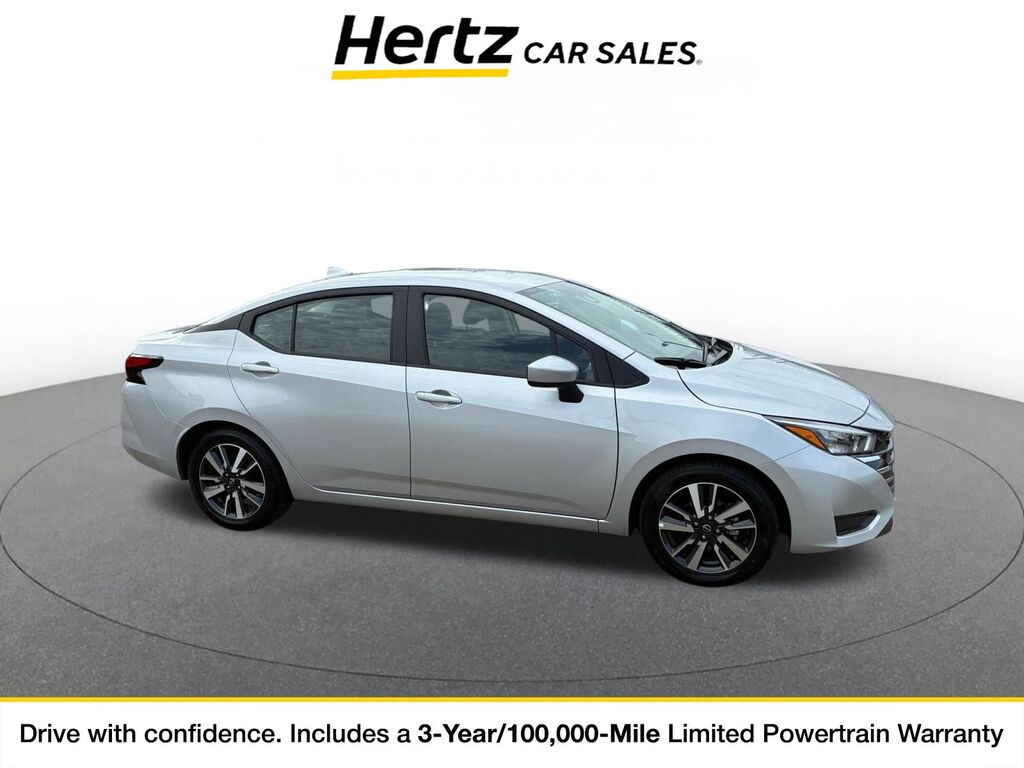 2025 Nissan Versa SV — photo 1 of 11
