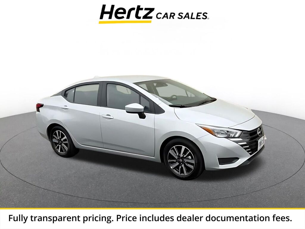 2025 Nissan Versa SV — photo 1 of 11