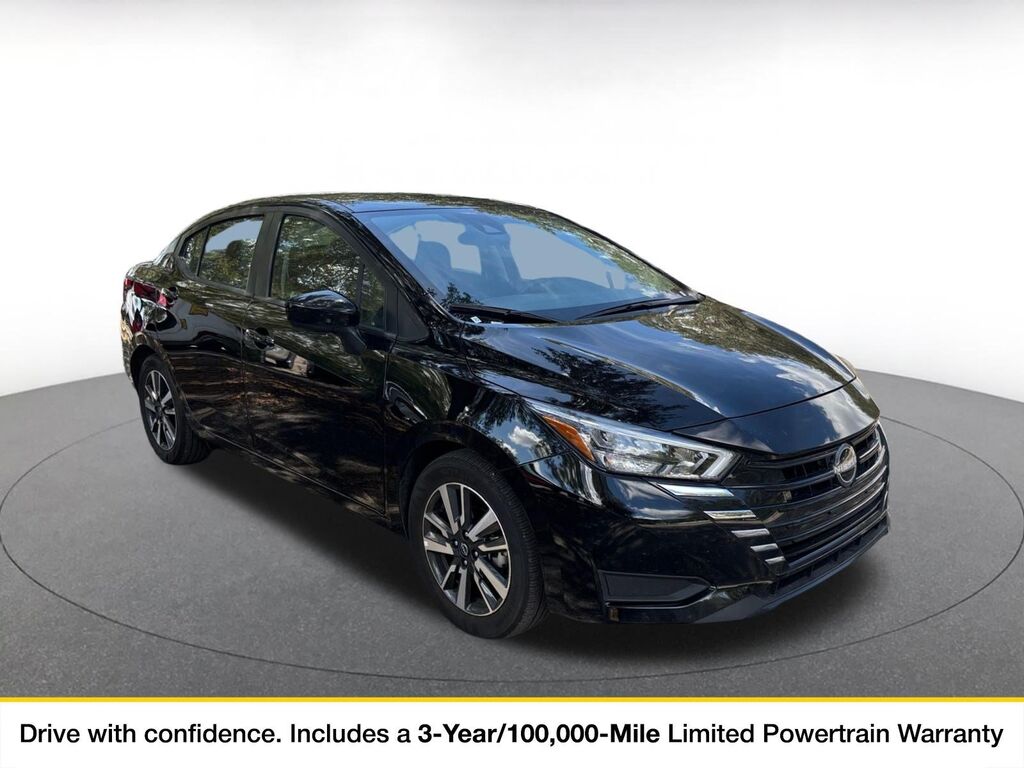2025 Nissan Versa SV — photo 1 of 11