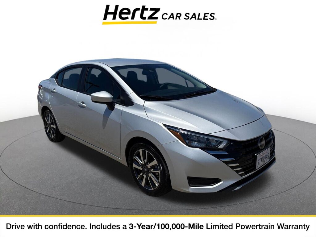 2025 Nissan Versa SV — photo 1 of 11