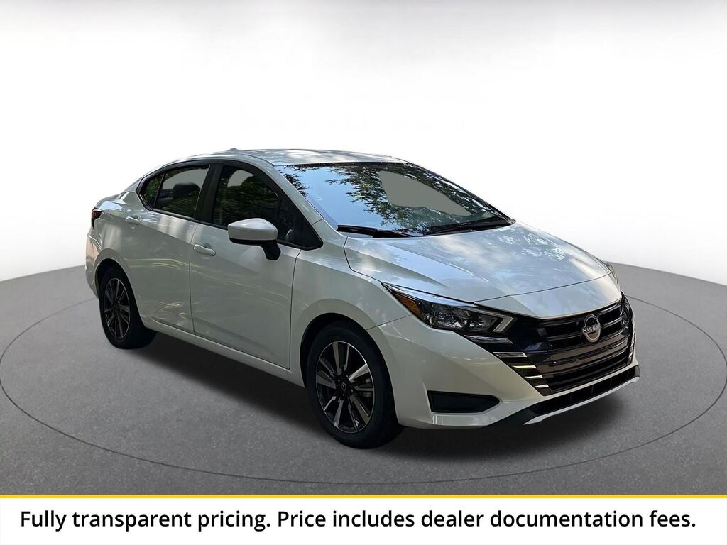2025 Nissan Versa SV — photo 1 of 17