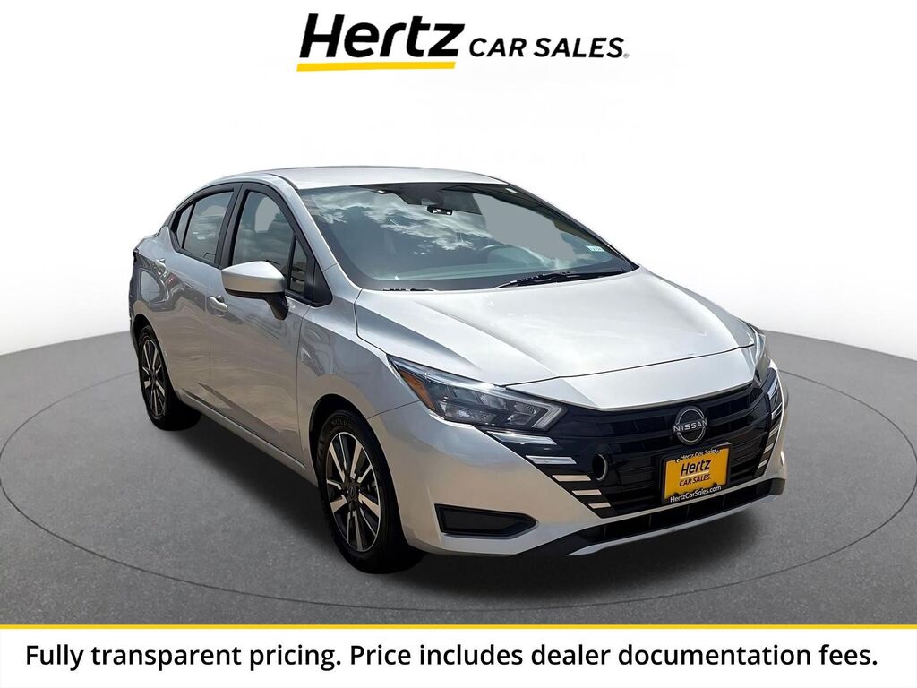 2025 Nissan Versa SV — photo 1 of 4