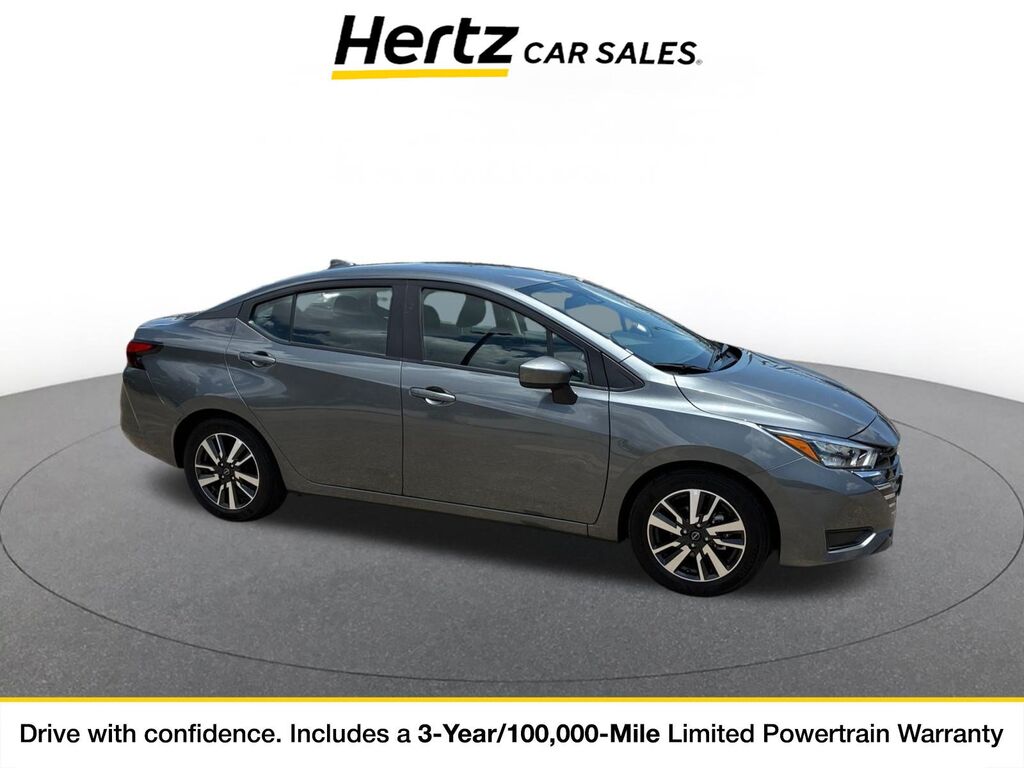 2025 Nissan Versa SV — photo 1 of 11