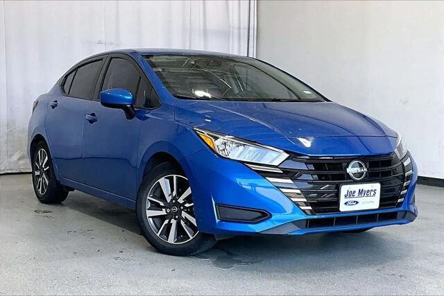 2023 Nissan Versa SV