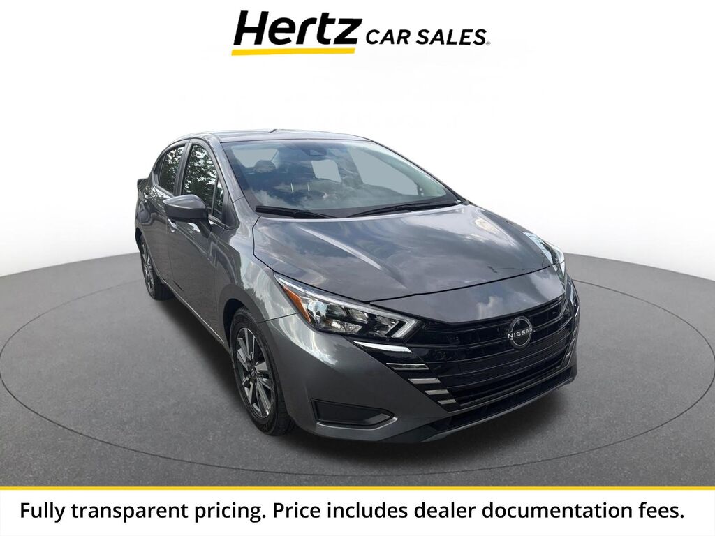 2025 Nissan Versa SV — photo 1 of 11