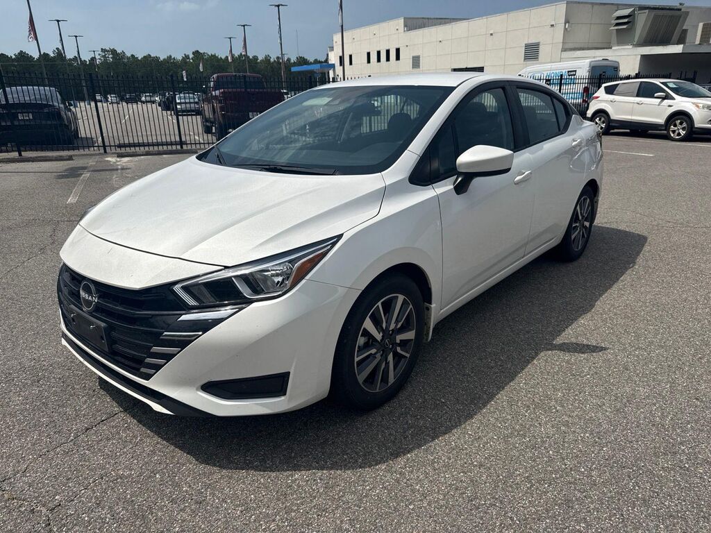 2023 Nissan Versa SV