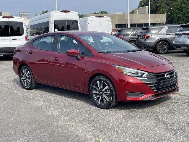 2025 Nissan Versa SV — photo 1 of 13