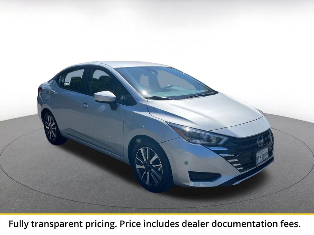 2025 Nissan Versa SV — photo 1 of 11