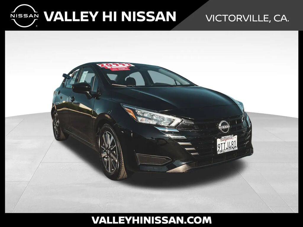 2025 Nissan Versa SV — photo 1 of 13