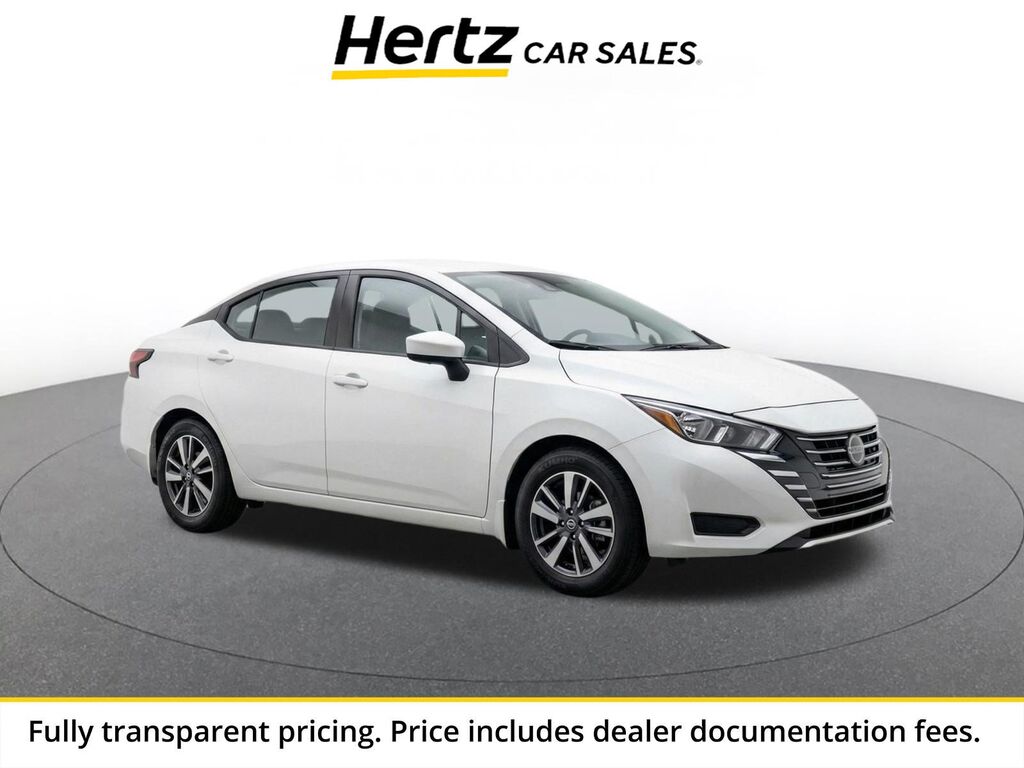 2025 Nissan Versa SV — photo 1 of 8