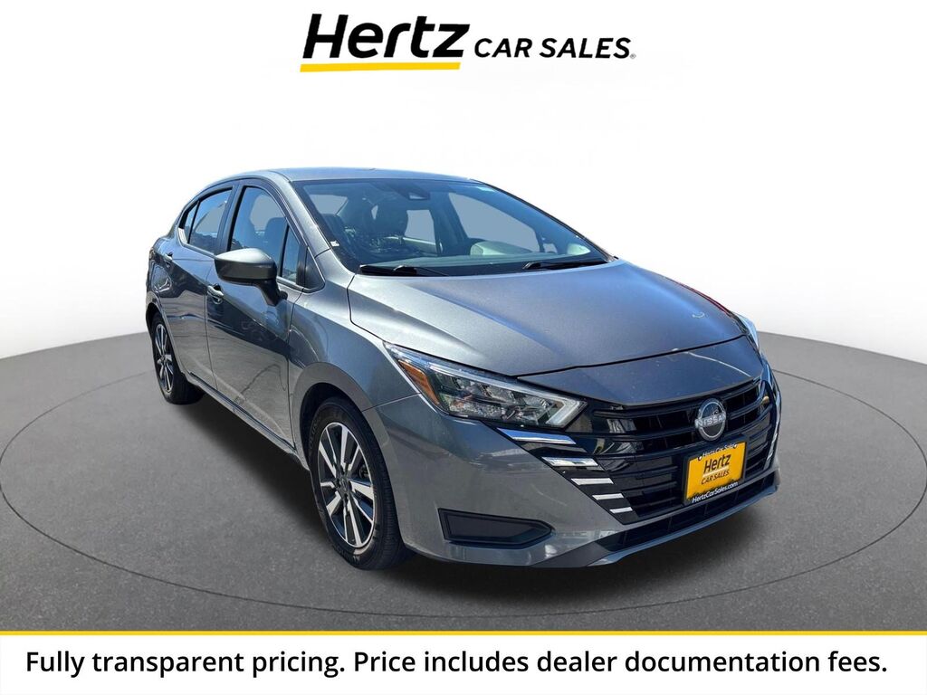 2025 Nissan Versa SV — photo 1 of 11