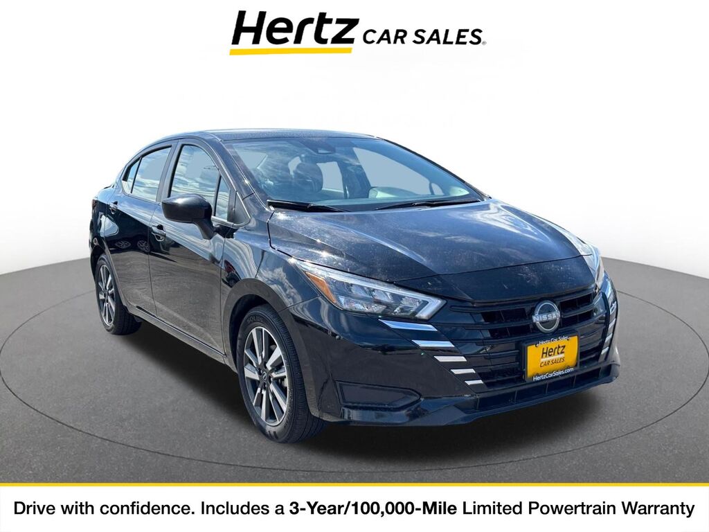 2025 Nissan Versa SV — photo 1 of 11