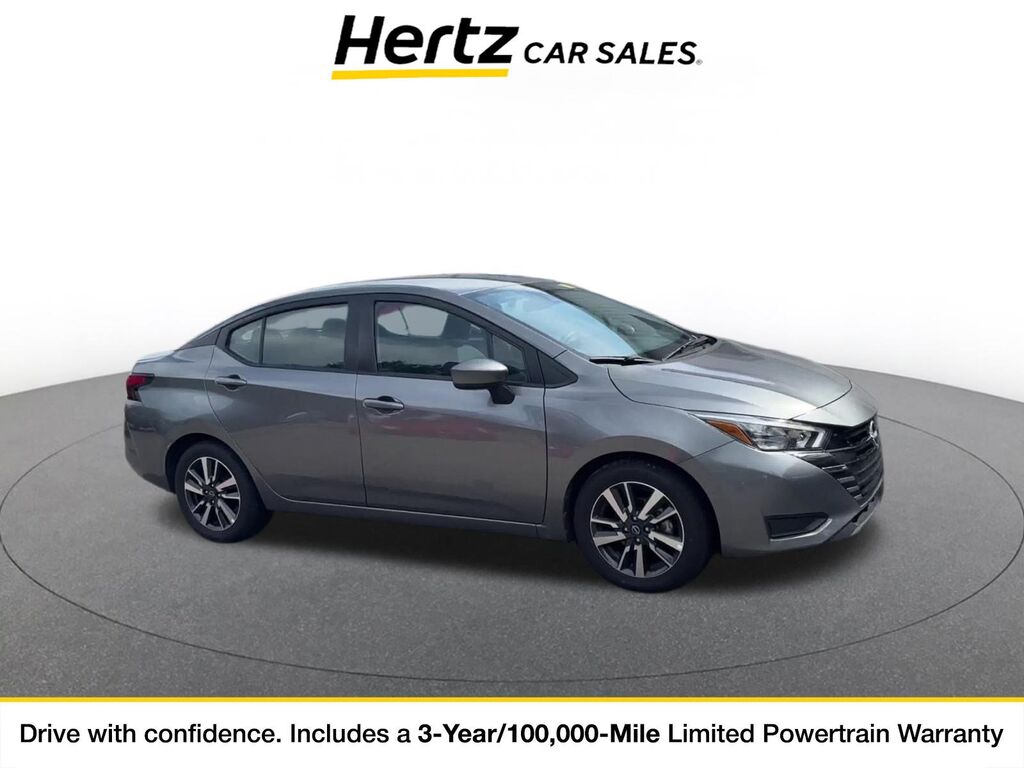 2025 Nissan Versa SV — photo 1 of 11