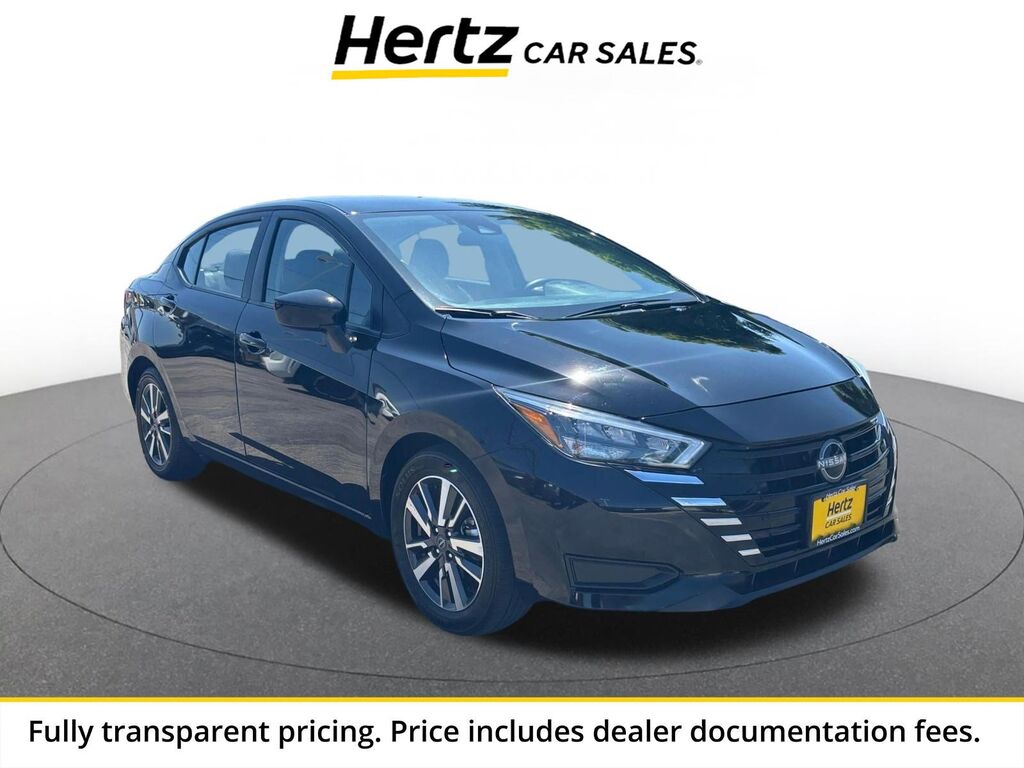2025 Nissan Versa SV — photo 1 of 11
