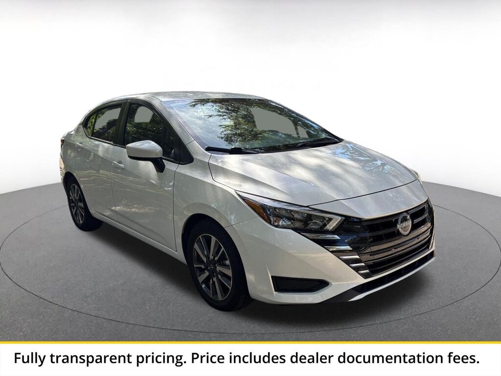 2025 Nissan Versa SV — photo 1 of 13