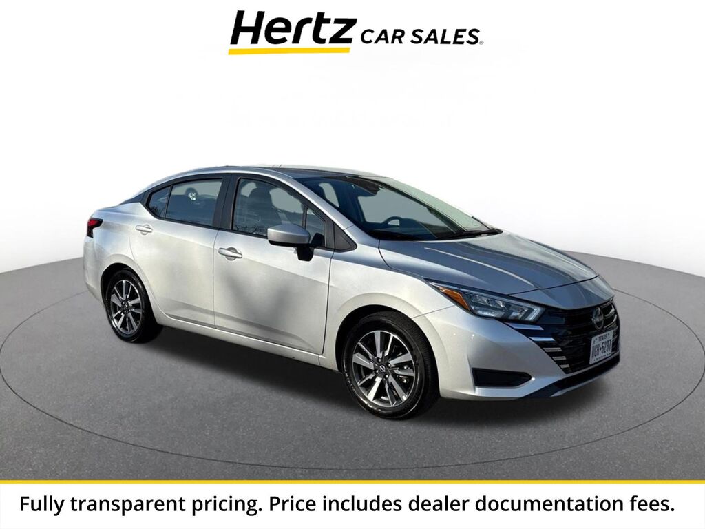 2025 Nissan Versa SV — photo 1 of 11