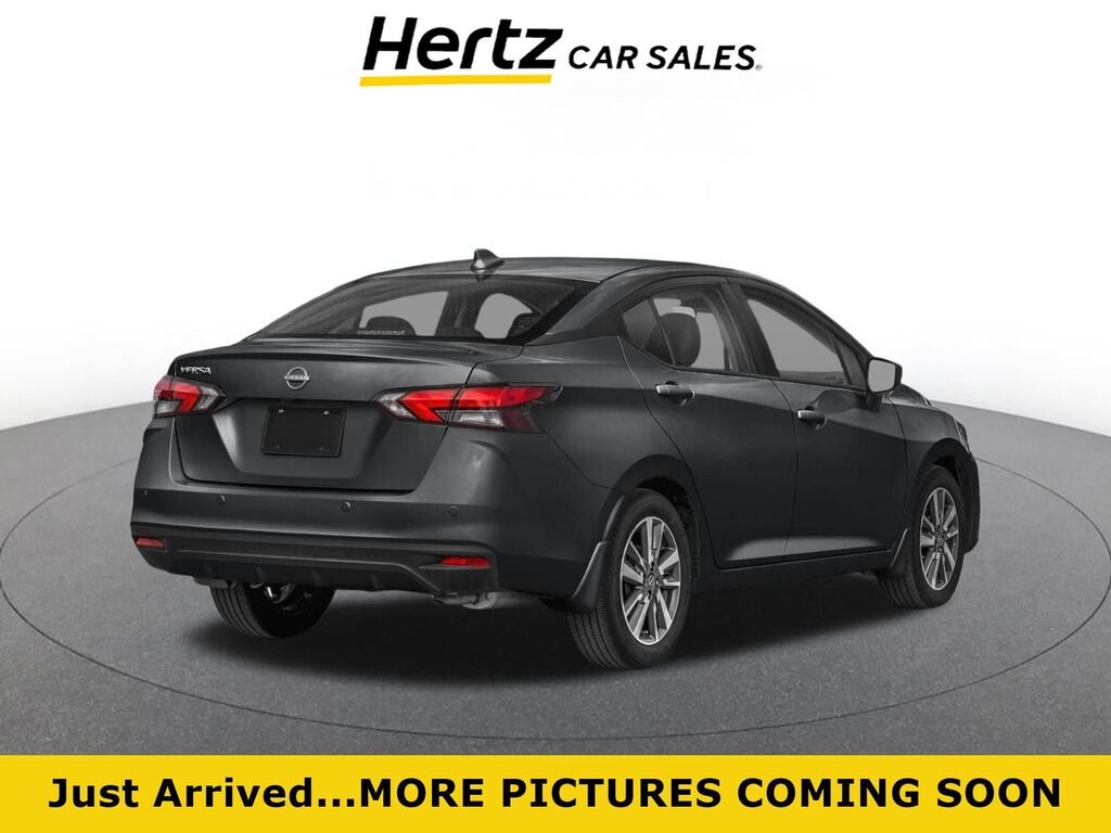 2025 Nissan Versa SV — photo 1 of 15