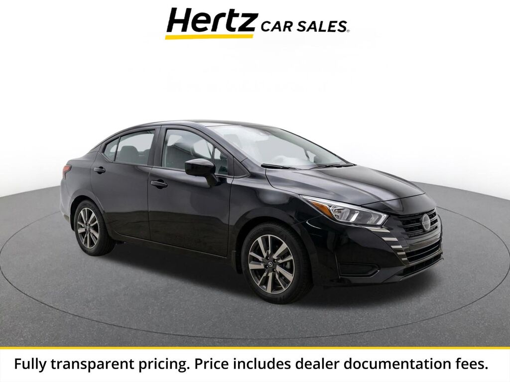2025 Nissan Versa SV — photo 1 of 8