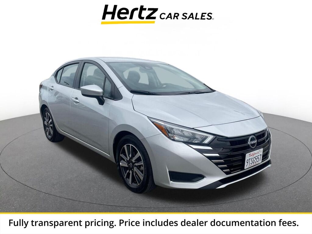 2025 Nissan Versa SV — photo 1 of 11