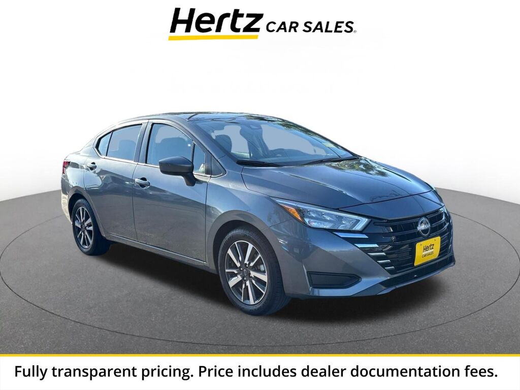 2025 Nissan Versa SV — photo 1 of 4