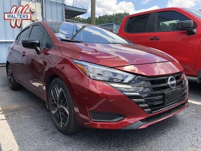2025 Nissan Versa SR