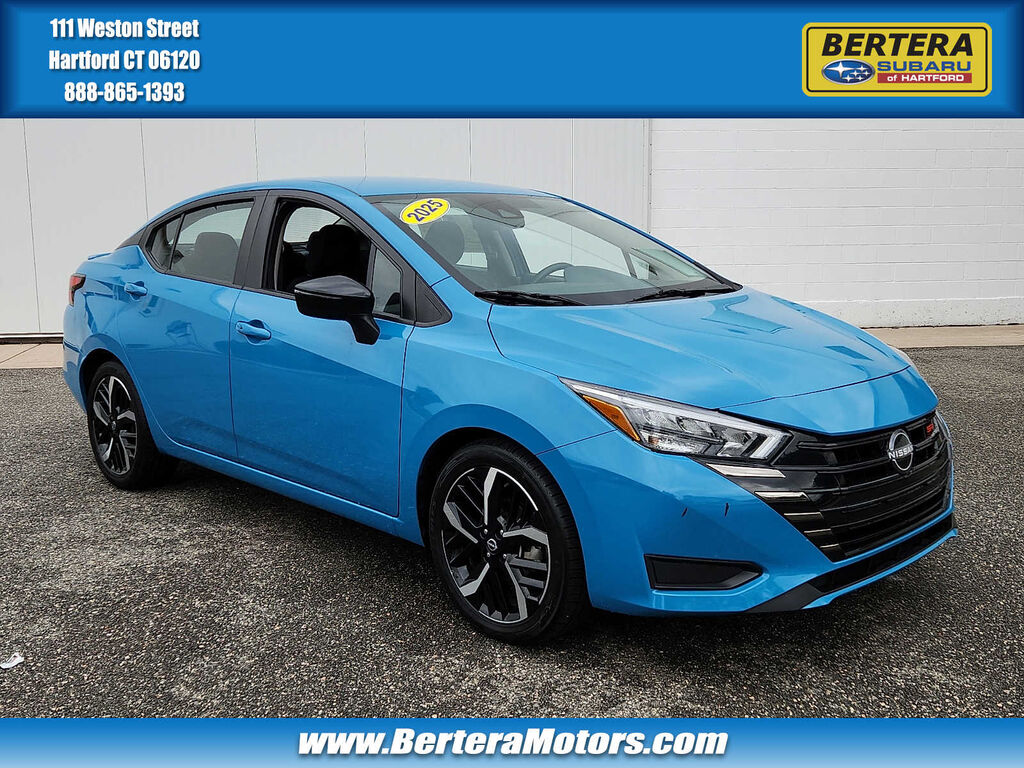 2025 Nissan Versa SR — photo 1 of 13