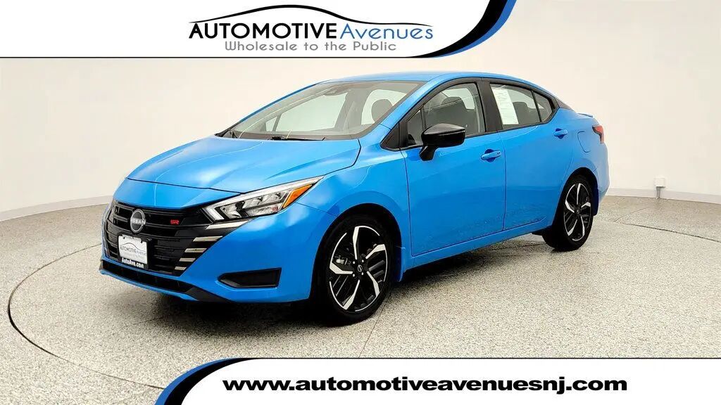 2025 Nissan Versa SR — photo 1 of 13
