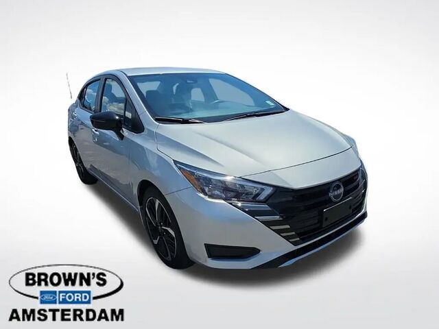 2025 Nissan Versa SR