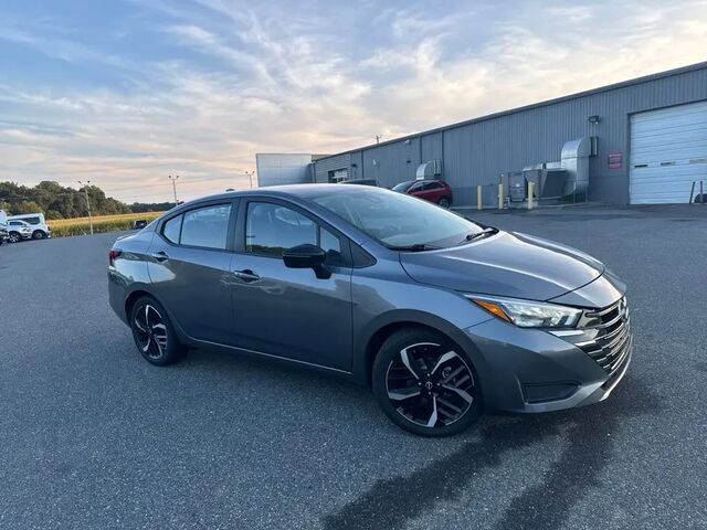 2024 Nissan Versa SR