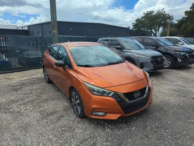 2020 Nissan Versa SR — photo 1 of 13