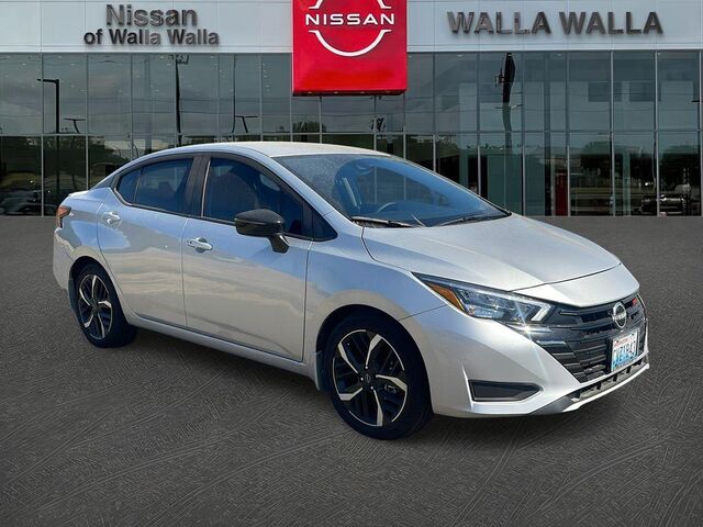 2025 Nissan Versa SR