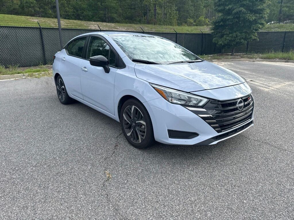 2024 Nissan Versa SR — photo 1 of 7