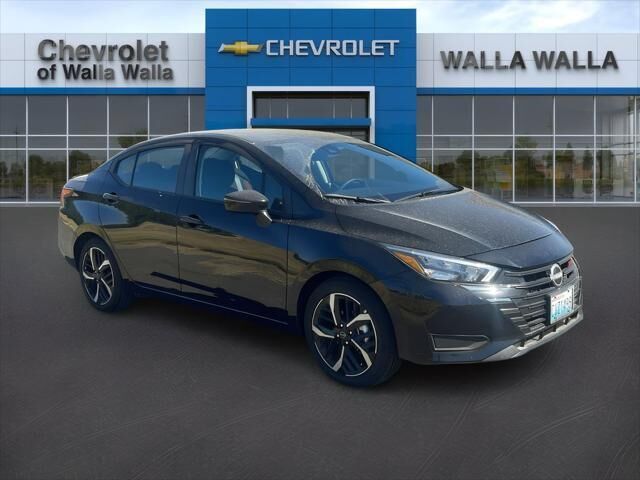 2025 Nissan Versa SR — photo 1 of 12