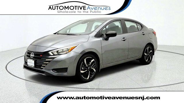 2025 Nissan Versa SR