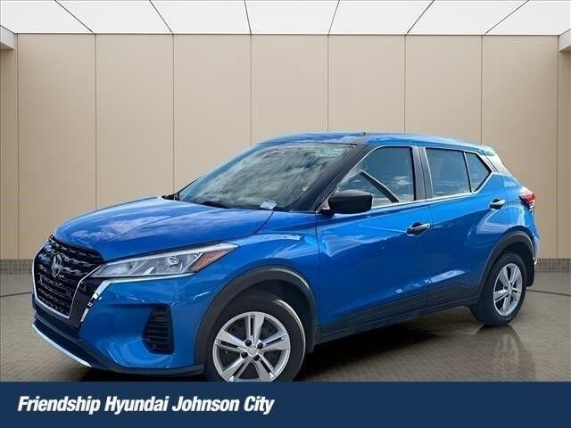 2025 Nissan Kicks Play S — photo 1 of 13