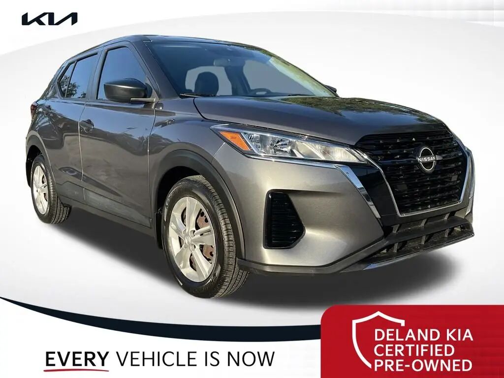 2023 Nissan Kicks S — photo 1 of 13