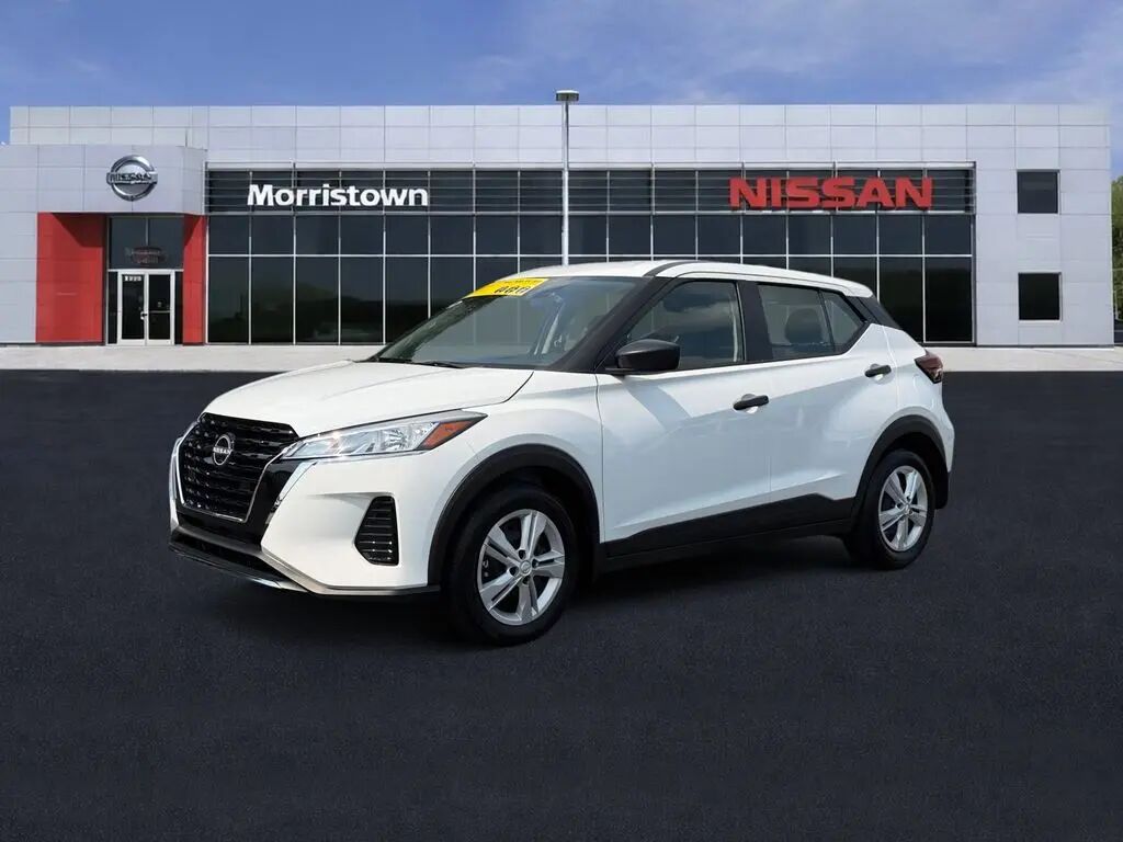 2025 Nissan Kicks Play S — photo 1 of 13