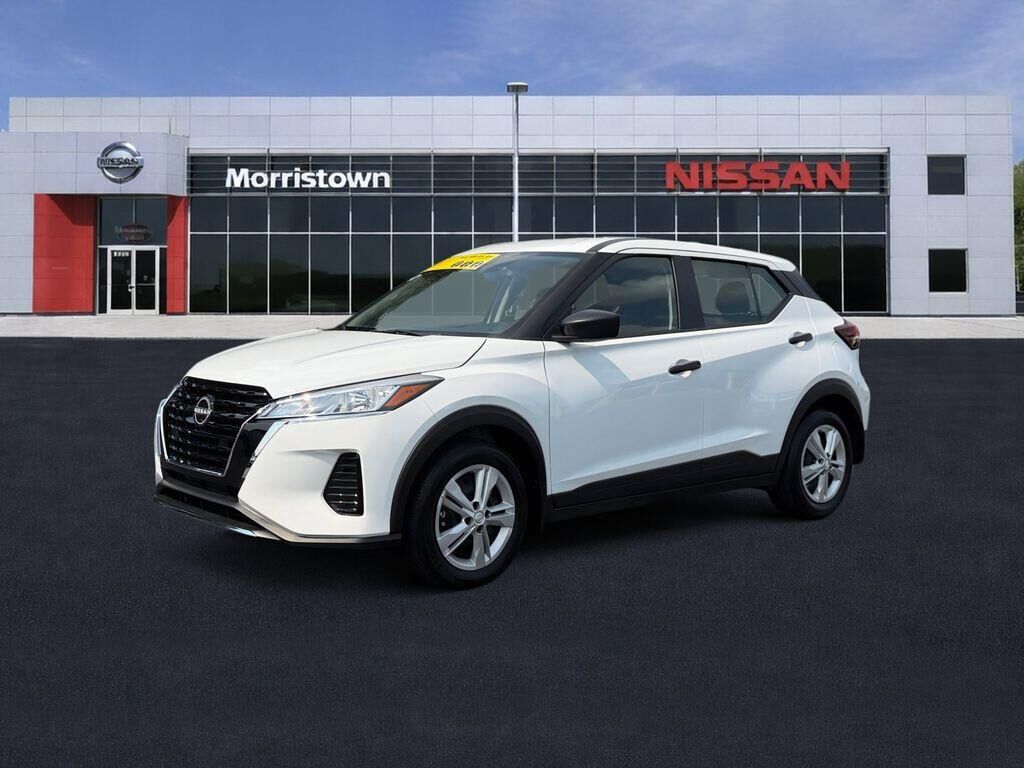 2025 Nissan Kicks Play S — photo 1 of 13