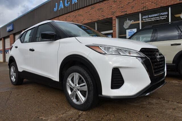 2022 Nissan Kicks S — photo 1 of 1