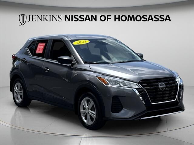 2023 Nissan Kicks S — photo 1 of 6