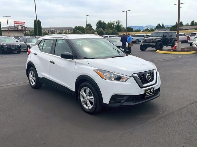 2019 Nissan Kicks S — photo 1 of 3